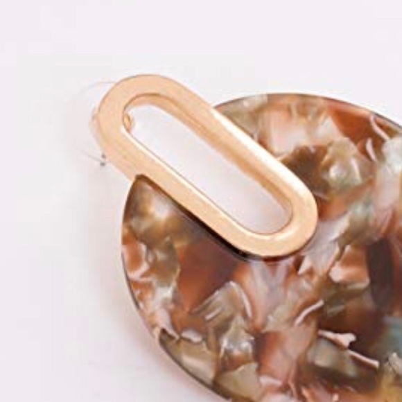 ✦ NEW Acrylic Earrings✦ - Picture 5 of 7